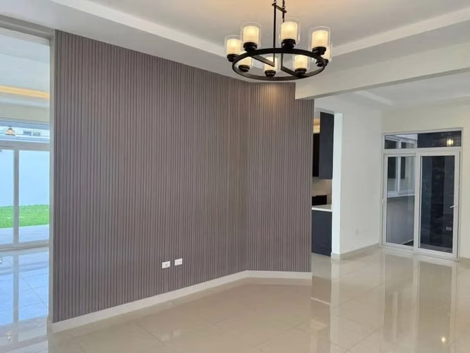 VENTA DE PRECIOSA Y AMPLIA CASA ZONA SEGURA RESIDENCIAL EL SAUCE - Imagen 4