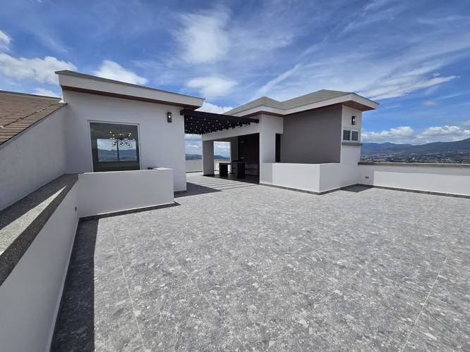 VENTA DE PRECIOSA Y AMPLIA CASA ZONA SEGURA RESIDENCIAL EL SAUCE - Imagen 8