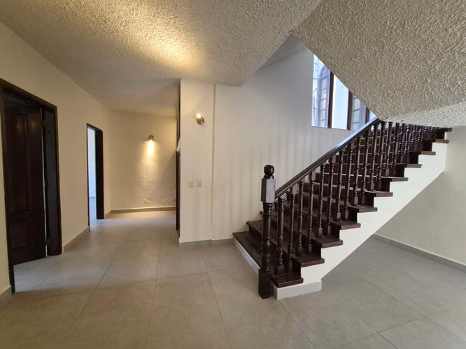 EXCLUSIVA RESIDENCIA EN VENTA | LOMA LINDA NORTE