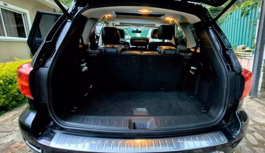 NISSAN PATHFINDER 2017 VERSION DE LUJO 3 FILAS TECHO PANORÁMICO
