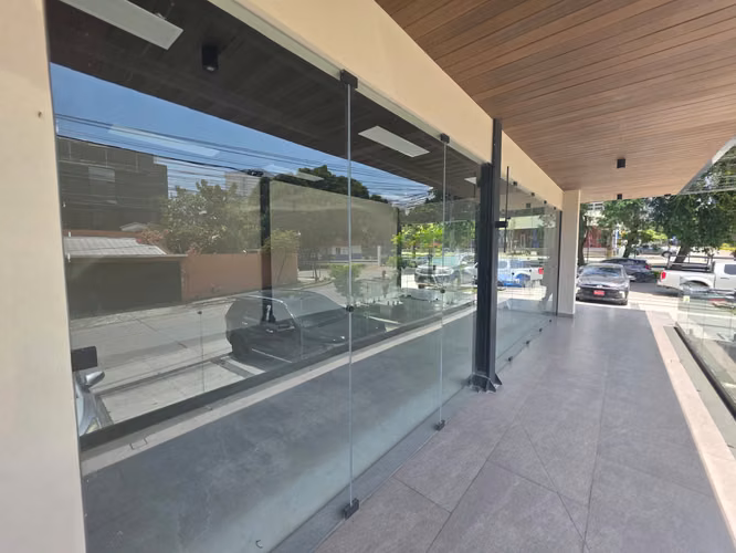Se Alquila Local Comercial en URBAN PLAZA - Imagen 7