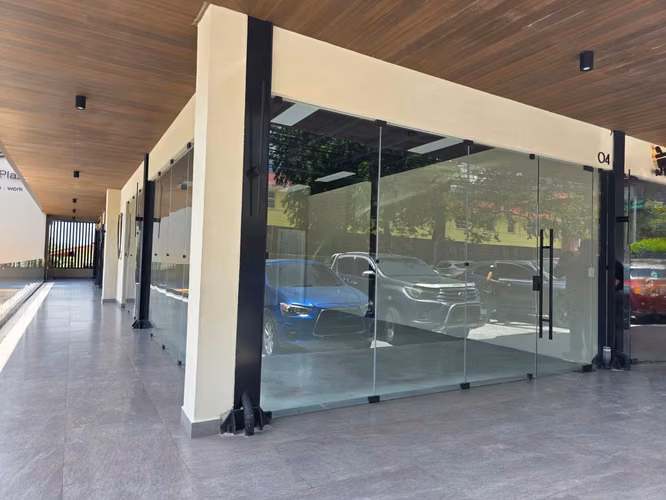 Se Alquila Local Comercial en URBAN PLAZA - Imagen 5