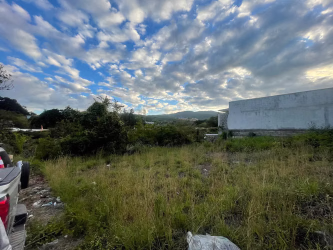 Se Vende Lote de Terreno Res. Las Casitas