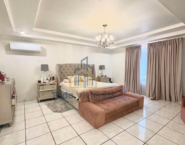 SE VENDE AMPLIA CASA – RES. VILLA EUGENIA - Imagen 4