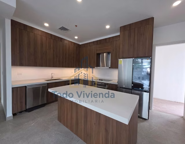 SE VENDE AMPLIO CONDOMINIO EN PANORAMA III SAN PEDRO SULA