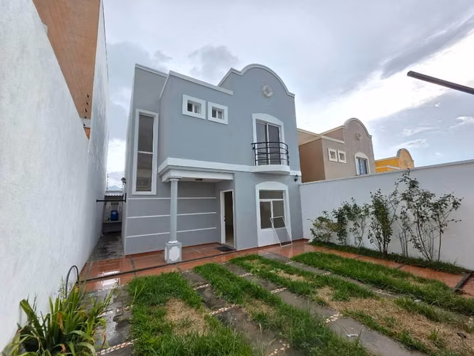 Venta de casa en Residencial Roble Oeste