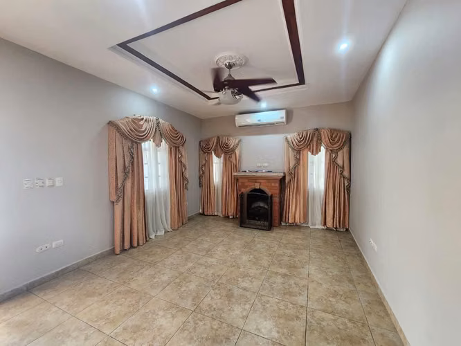 Se Vende Amplia Casa En Residencial Casa Maya