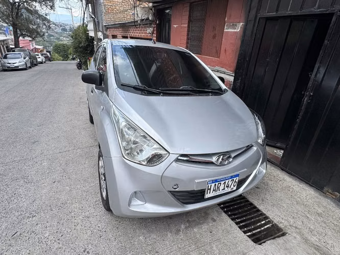 Hyundai Eon , año 2015 , mecánico motor,, cc 800 , súper económico