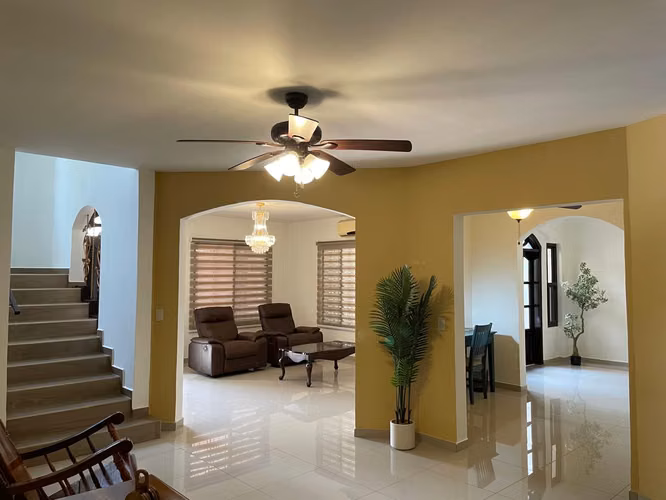 House furnished with all services included *