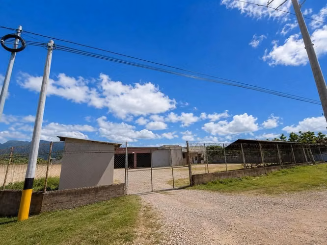 Bodega en venta en Comayagua, Honduras
