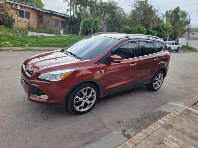 FORD ESCAPE 2015 TITANIUM RECIÉN INGRESO