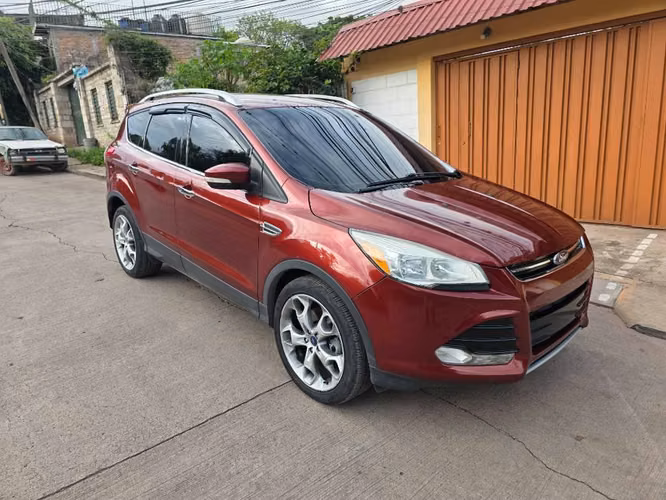 FORD ESCAPE 2015 TITANIUM RECIÉN INGRESO - Imagen 2