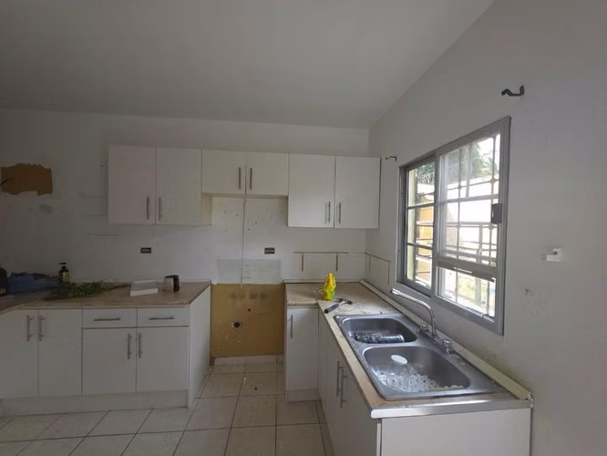 Se Renta Casa en Res. Los Molinos - Imagen 4