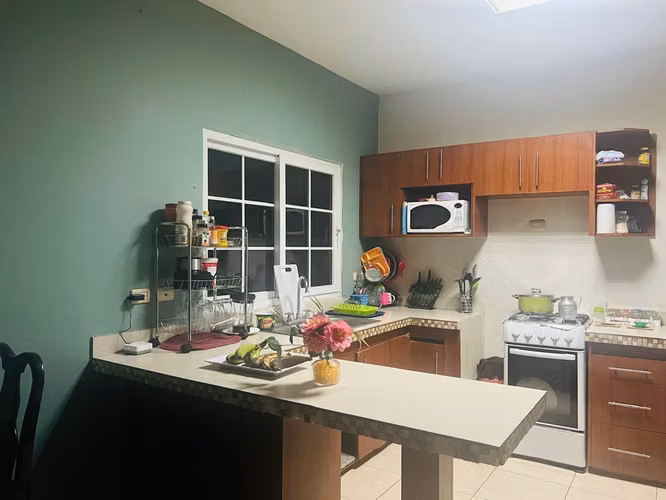  Se Vende Casa de 2 Niveles en Colonia Ideal – San Pedro Sula