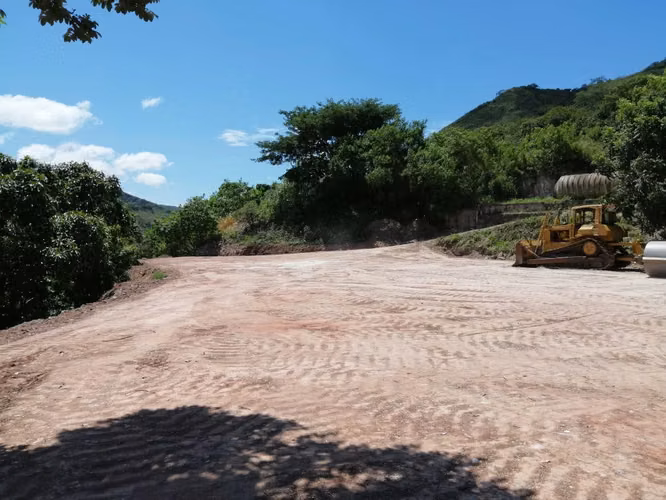 Se Renta Plantel Industrial Salida al Sur