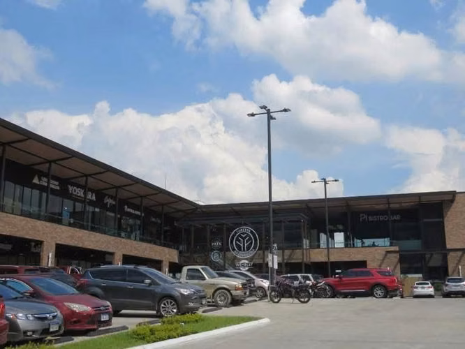 Se Alquila Local En Plaza Foresta, SPS - Imagen 1