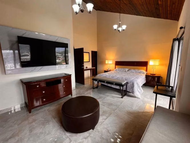Alquiler de casa en Lomas del Guijarro - Imagen 3