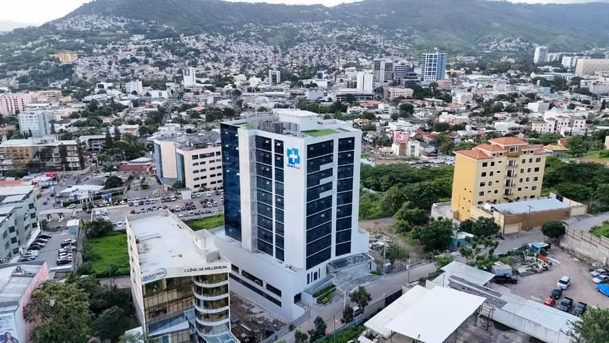 Alquiler o renta de local médico en Mediplaza - Imagen 2
