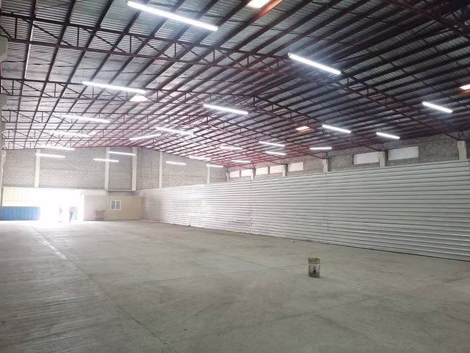 Bodega grande en alquiler. - Imagen 2