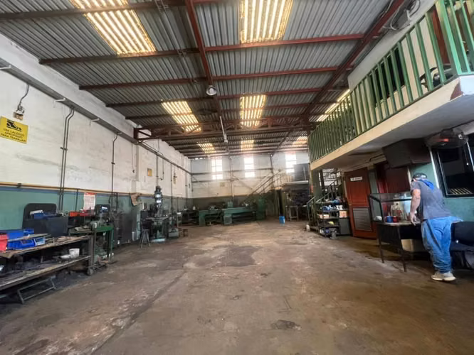 Venta de propiedad ideal para Bodega en sector Barandillas - Imagen 5