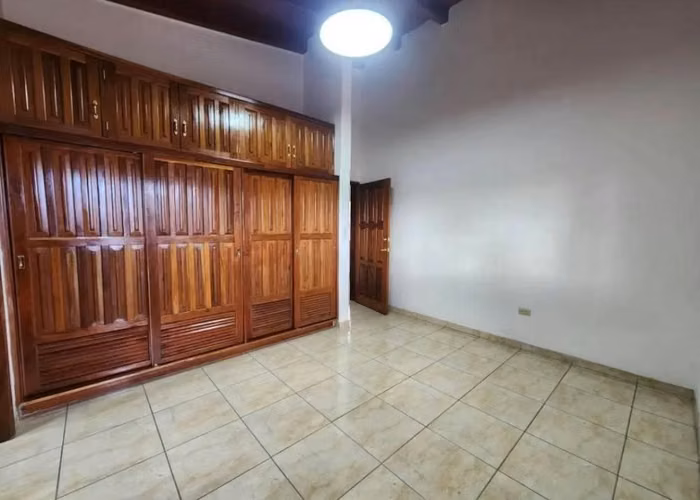Alquiler de casa en Florencia Oeste - Imagen 3