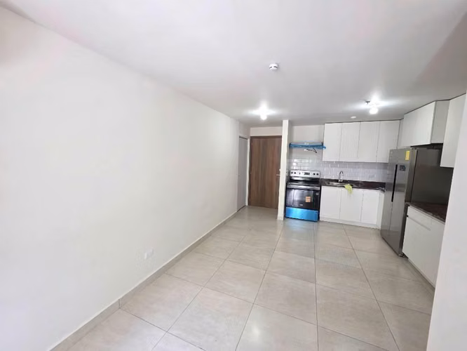 Alquiler apartamento con linea blanca en Portal del Bosque - Imagen 3