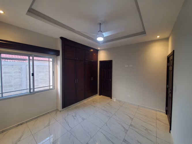 Se Vende Casa de esquina enfrente en Residencial ALTOS de Valencia SPS - Imagen 8