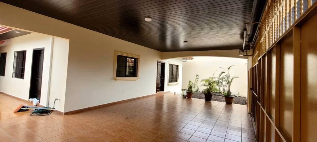 CASA EN VENTA  RESIDENCIAL VILLAS DEL CAMPO, SECTOR N.E. SPS - Imagen 4