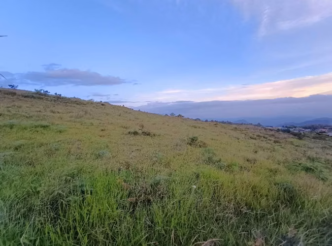 Terreno en paseo las eólicas Santa Ana