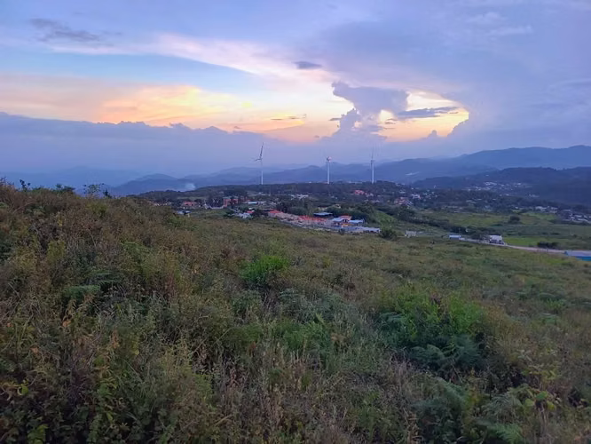 Terreno en paseo las eólicas Santa Ana