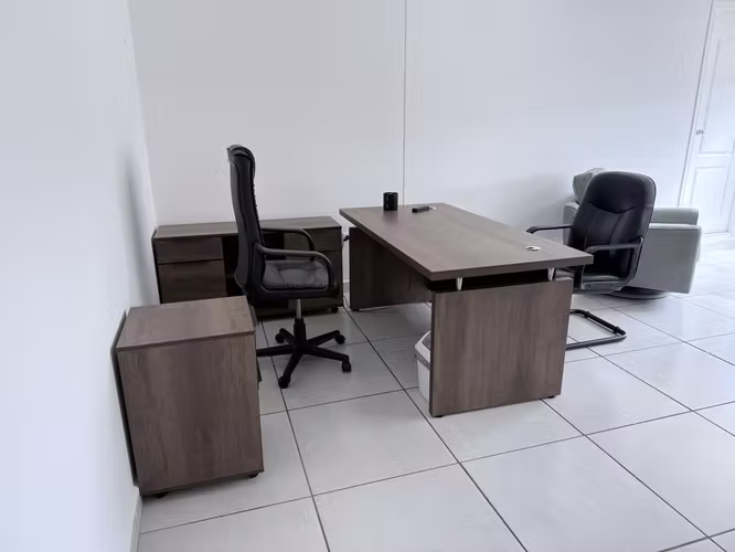 consultorio amueblado