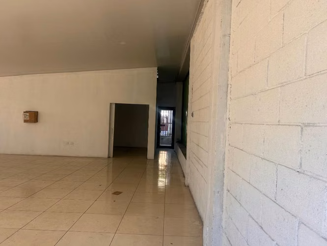Bodega 1000 mts y oficina 200 mts completamente nueva - Imagen 4