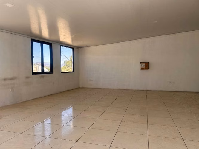 Bodega 1000 mts y oficina 200 mts completamente nueva - Imagen 2