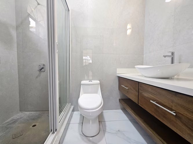 Se Vende Casa En Residencial Bugambilia, SPS - Imagen 3