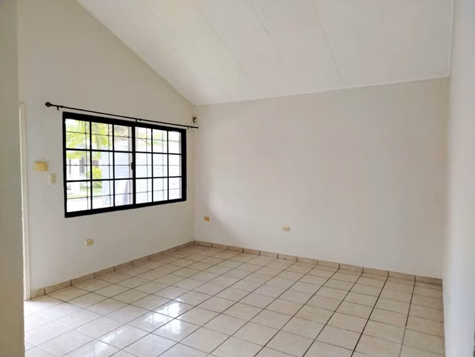 Casa en venta, Residencial Santa Mónica, sector norte SPS - Imagen 2