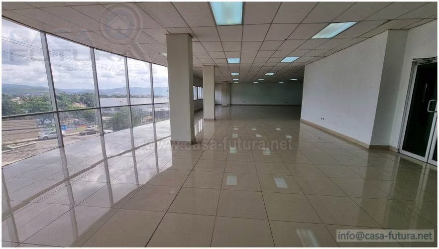 Gran Edificio de 5388 m2 de Oficinas en Venta ó Renta con Amplio Estacionamiento - Imagen 2