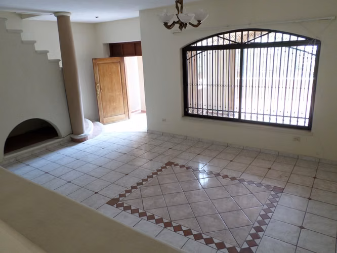 Se Renta Casa Col. Lomas del Guijarro