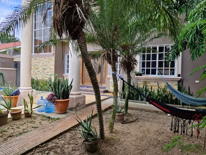SE VENDE CASA DE DOS NIVELES EN RESIDENCIAL VILLA ÁNGELES – EL PROGRESO, YORO - Imagen 4