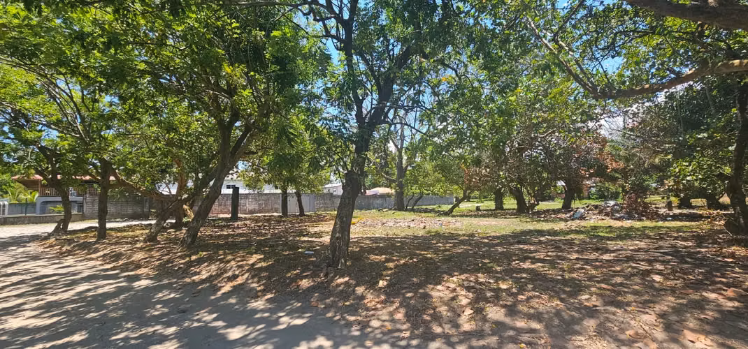 En Venta Terreno a la orilla de la playa.