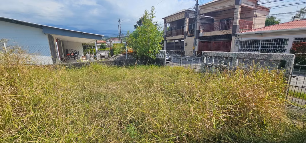 Se Vende Lote de Terreno en Colonia El Sauce.