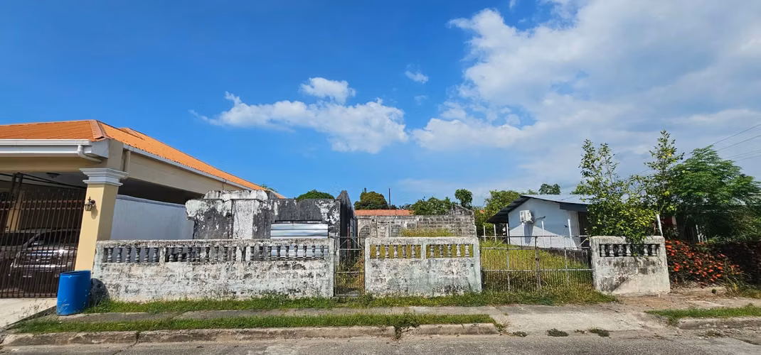 Se Vende Lote de Terreno en Colonia El Sauce.