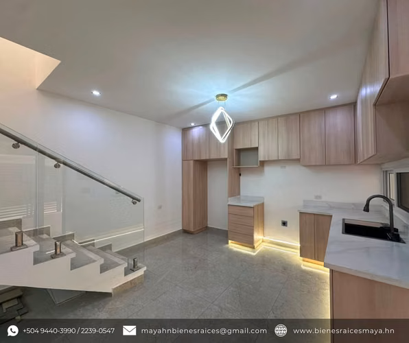 ¡Se vende casa en Res. Altos del Trapiche! - Imagen 2