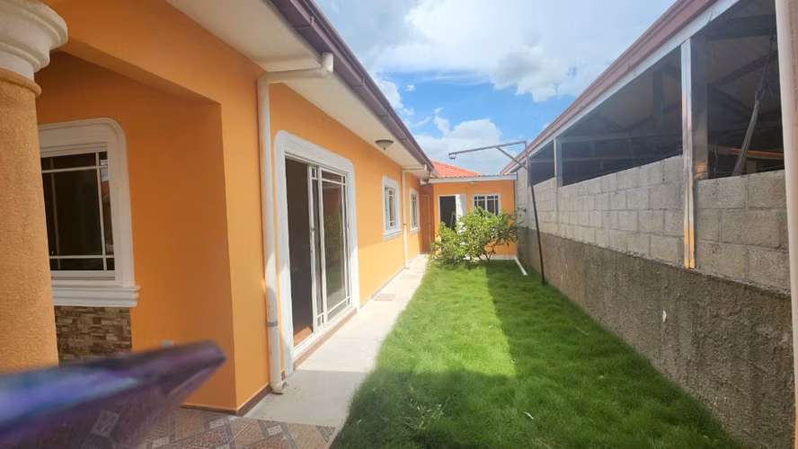 SE VENDE CASA EN RESIDENCIAL SALAMANCA SAN PEDRO SULA - Imagen 5