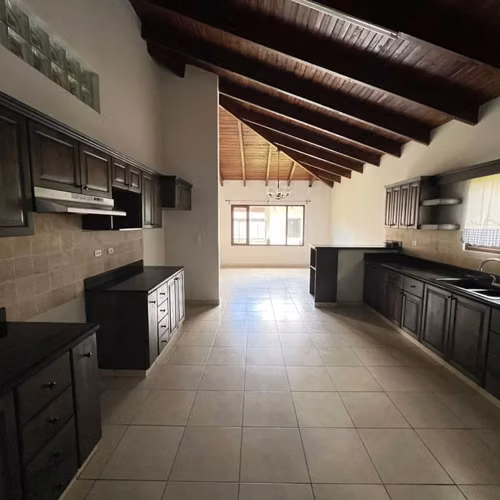 Casa en Venta - 4 habitaciones - Tatumbla - Amplio Jardin - Imagen 5