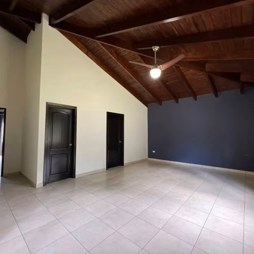 Casa en Venta - 4 habitaciones - Tatumbla - Amplio Jardin - Imagen 2