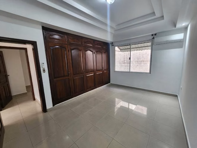 Se Vende Edificio de Apartamentos en Res. Bugambilia bulevar Mackay - Imagen 6