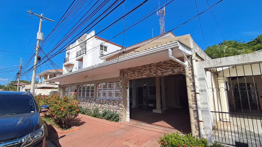 Casa en venta — Colonia Los Álamos