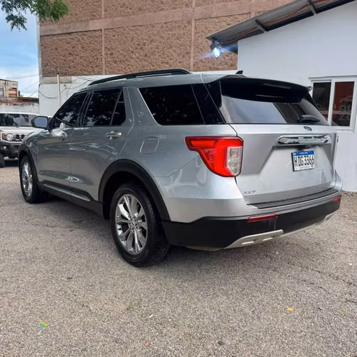 FORD EXPLORER XLT 2021 - Imagen 4