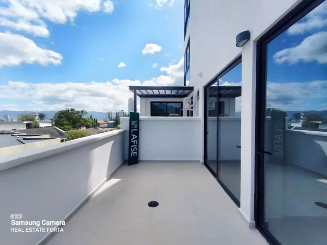 Venta de Hermoso Apartamento, en la Torre Zima Uno, en las Lomas del Guijarro, en Tegucigalpa N52.