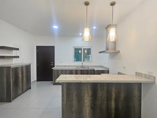 Se Rentan Townhouse- Residencial los Cedros - Imagen 2